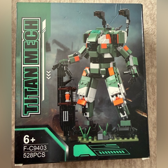 Titan Mech Other - Construction Kit - Green, Orange, Black